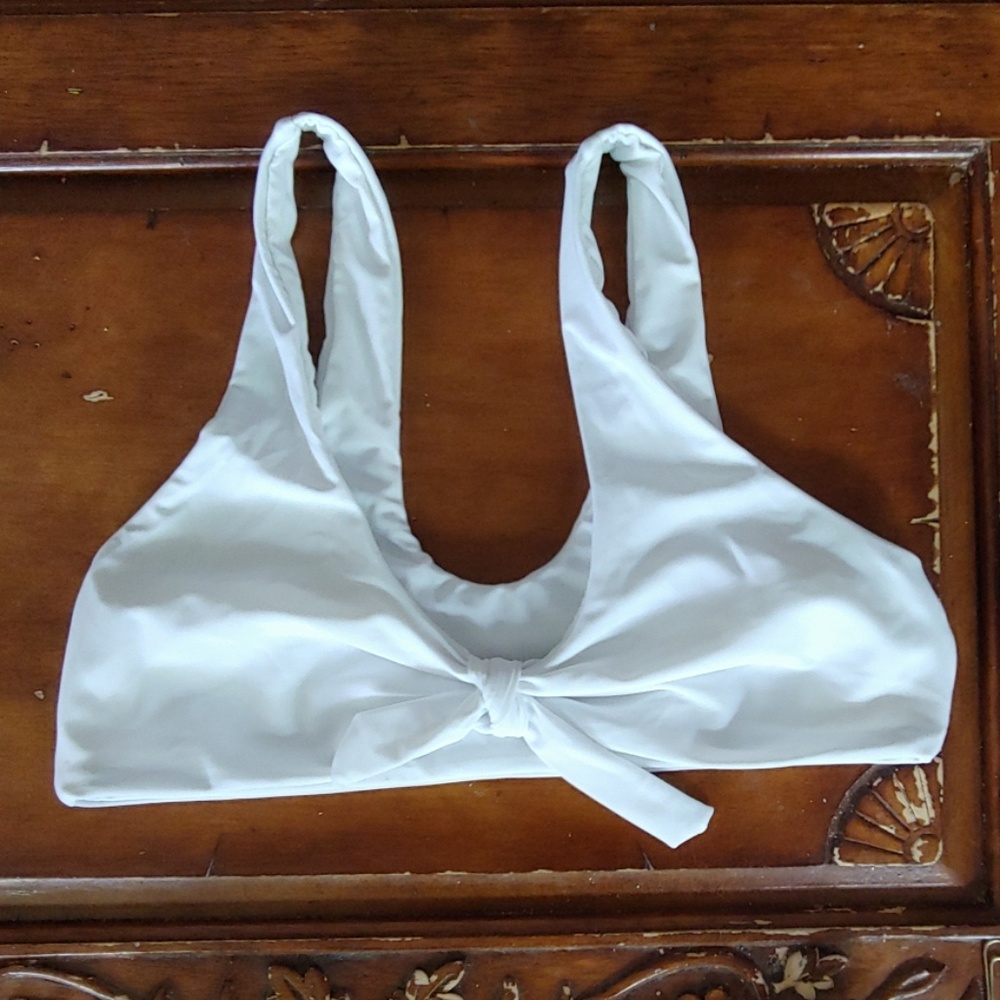 Bikini - Picture 3 of 4